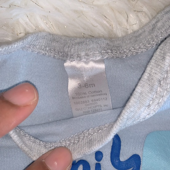 4-Baby clothes . 2(0-3 Months and 2(3-6 Months - Picture 5 of 9